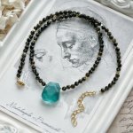 Fluorito ir obsidiano vėrinys