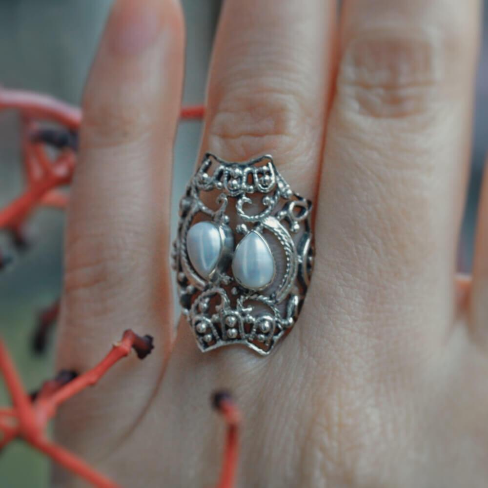 Perlai, sidabrinis žiedas, dydis 16.5
