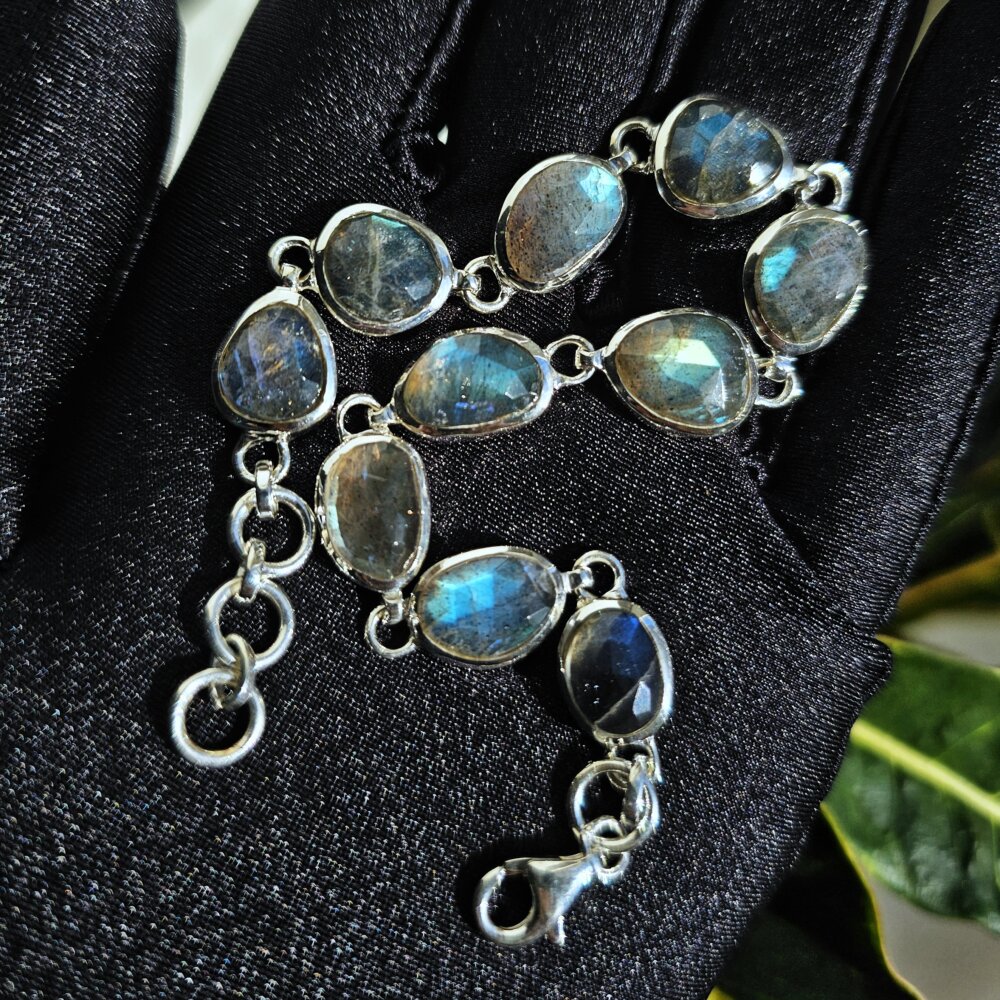 Sidabrininė labradorito apyrankė