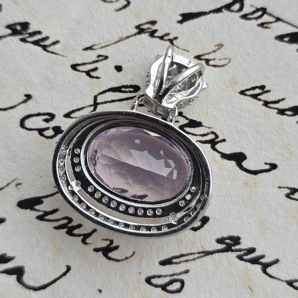 Sidabrinis, levandinio atspalvio, rožinio kvarco pakabukas