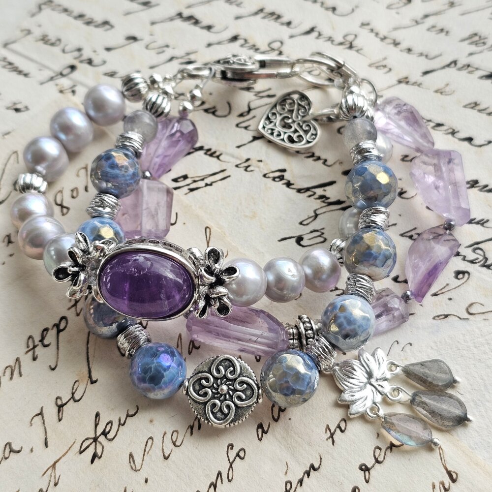 Trijų eilių žavinga apyrankė