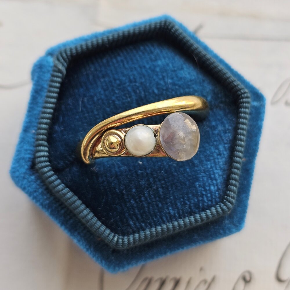 Perlo ir labradorito žiedas, 18.2 dydis