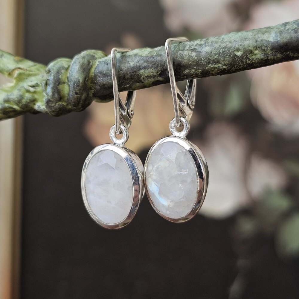 Sidabriniai mėnulio akmens auskarai