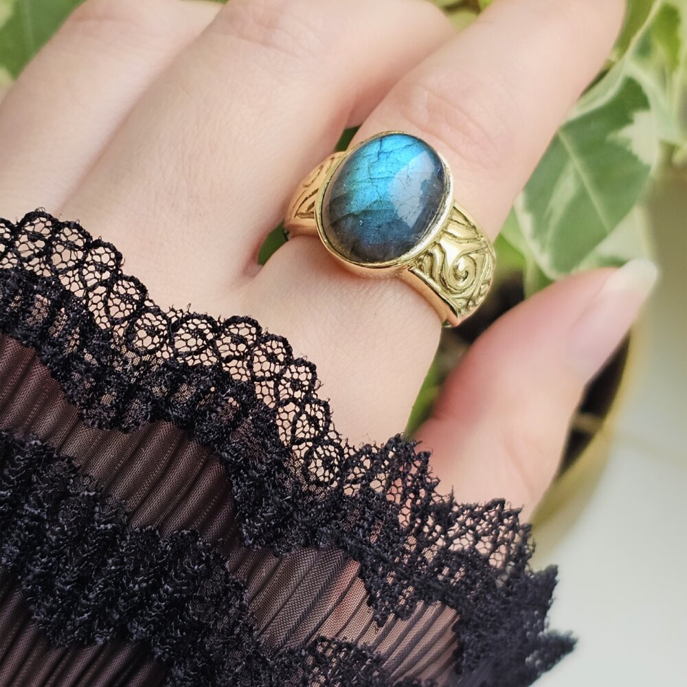 Žalvarinis labradorido žiedas, 18.5 dydis