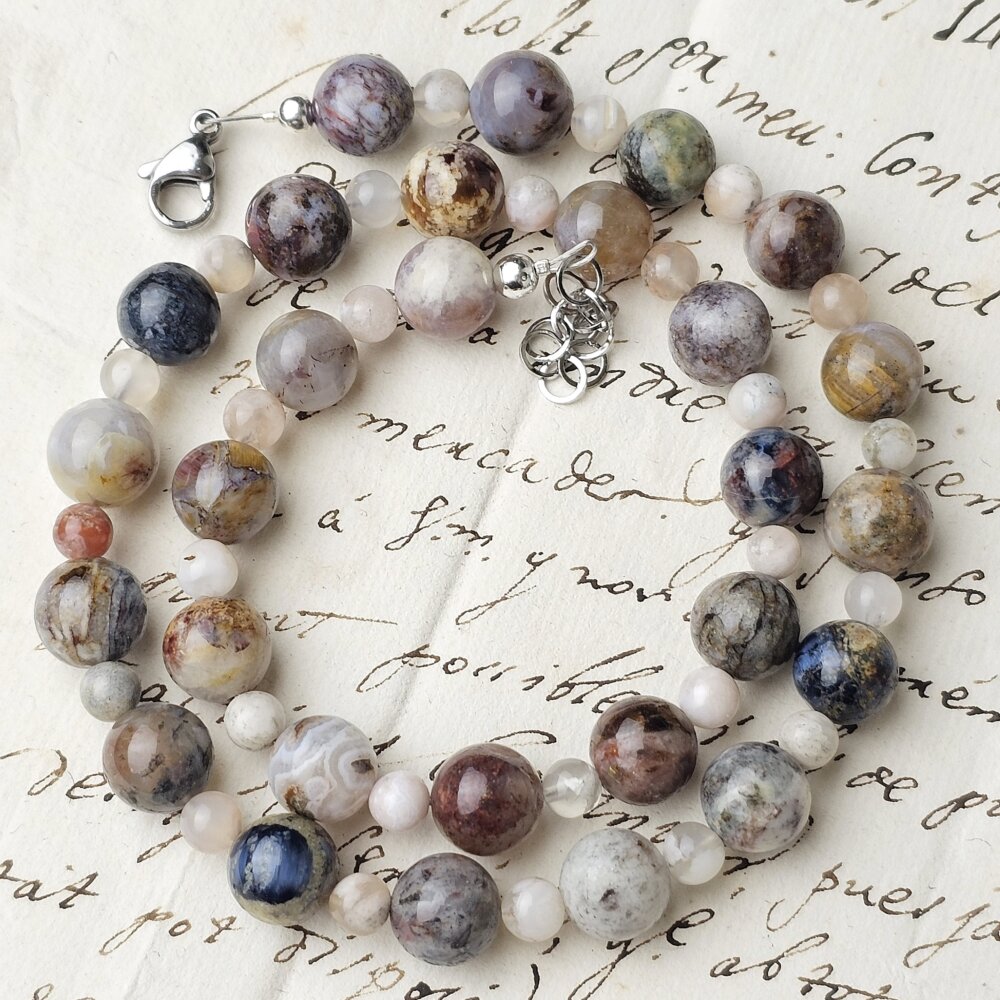 Sakura agato ir pietersito vėrinys