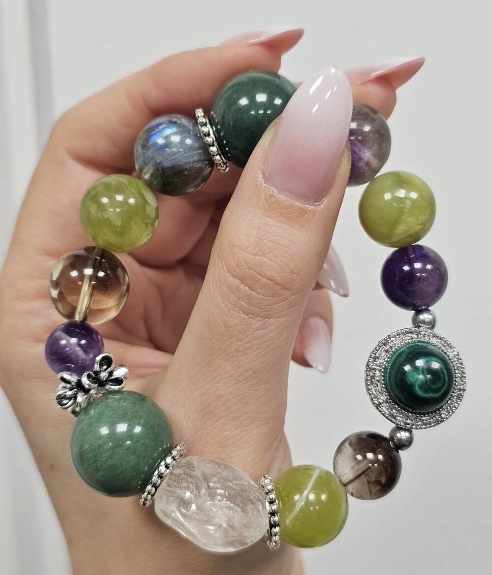 Žaisminga apyrankė