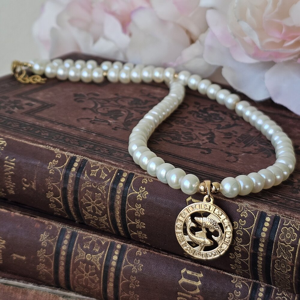 Zodiako vėrinys iš perlų