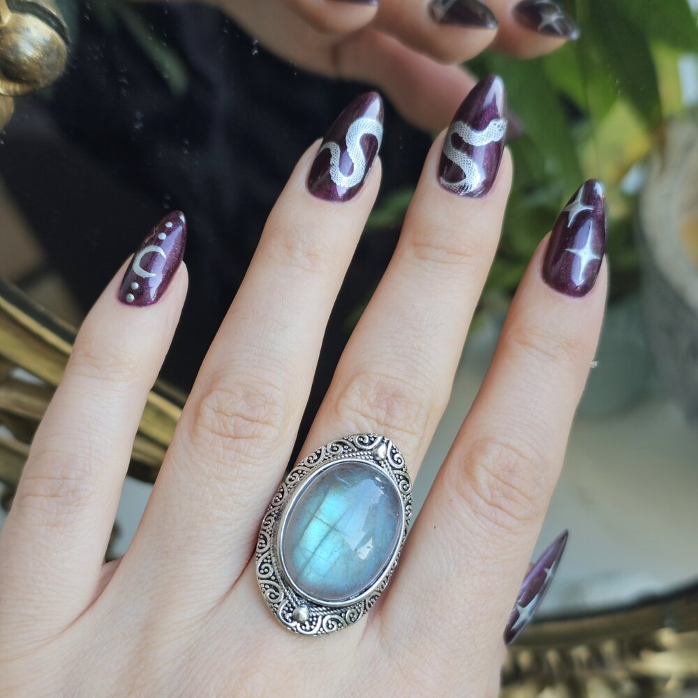 Masyvus labradorito žiedas