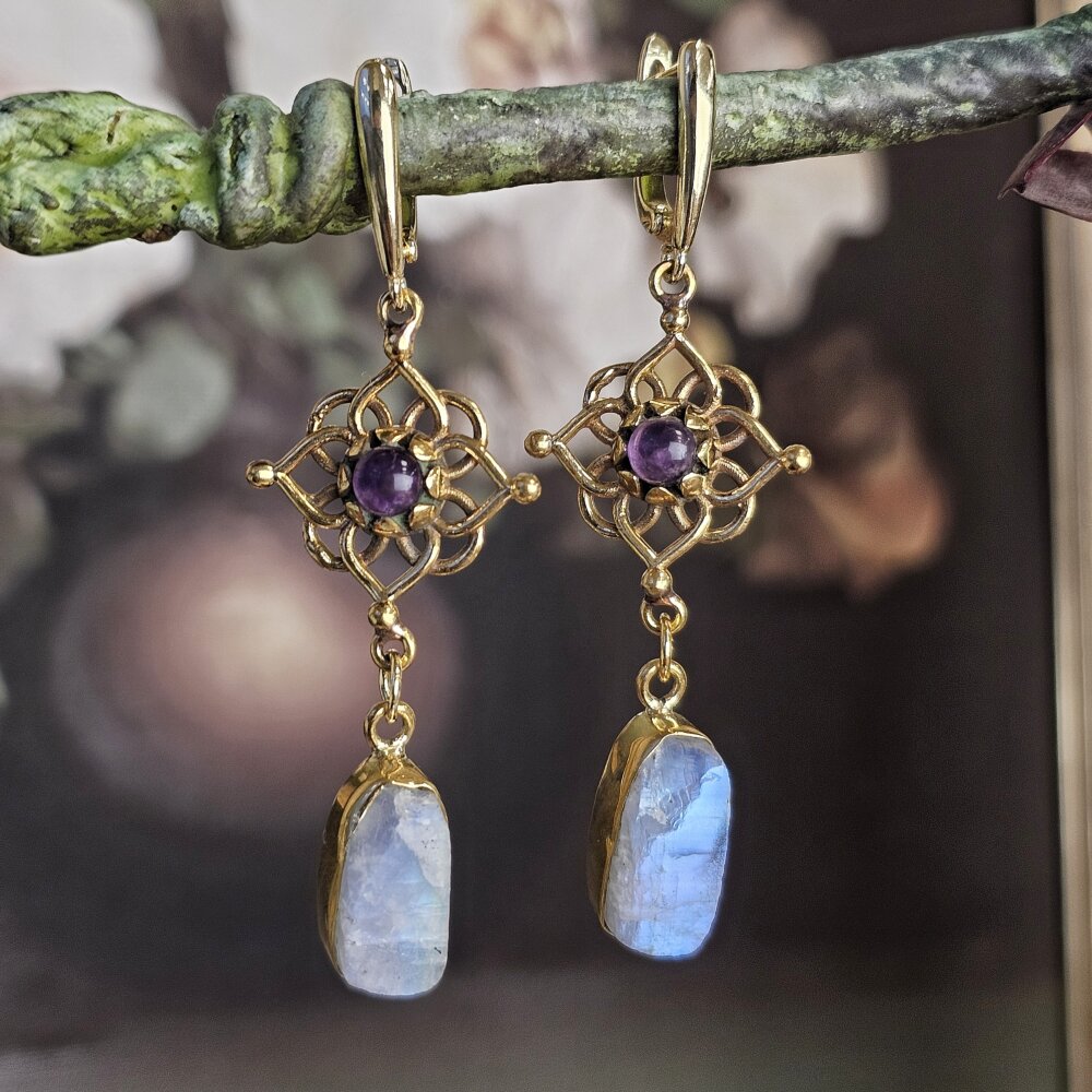 Ametisto ir mėnulio akmens auskarai