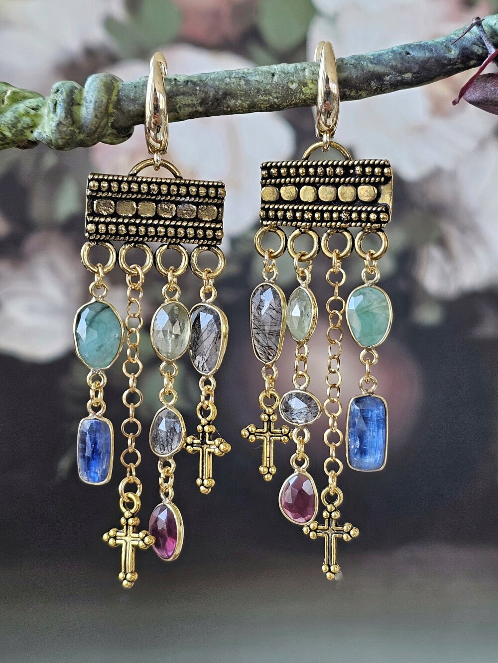 Vienetiniai įspūdingi auskarai