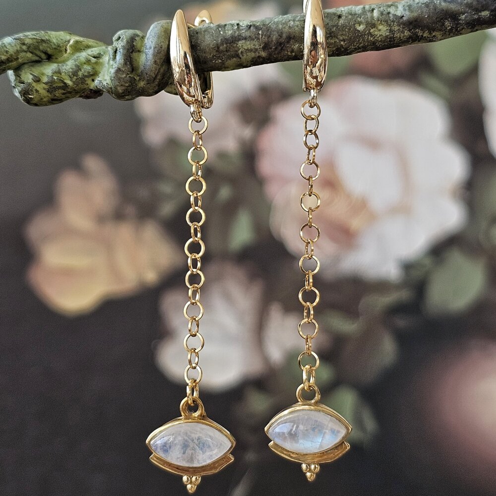 Mėnulio akmens auskarai