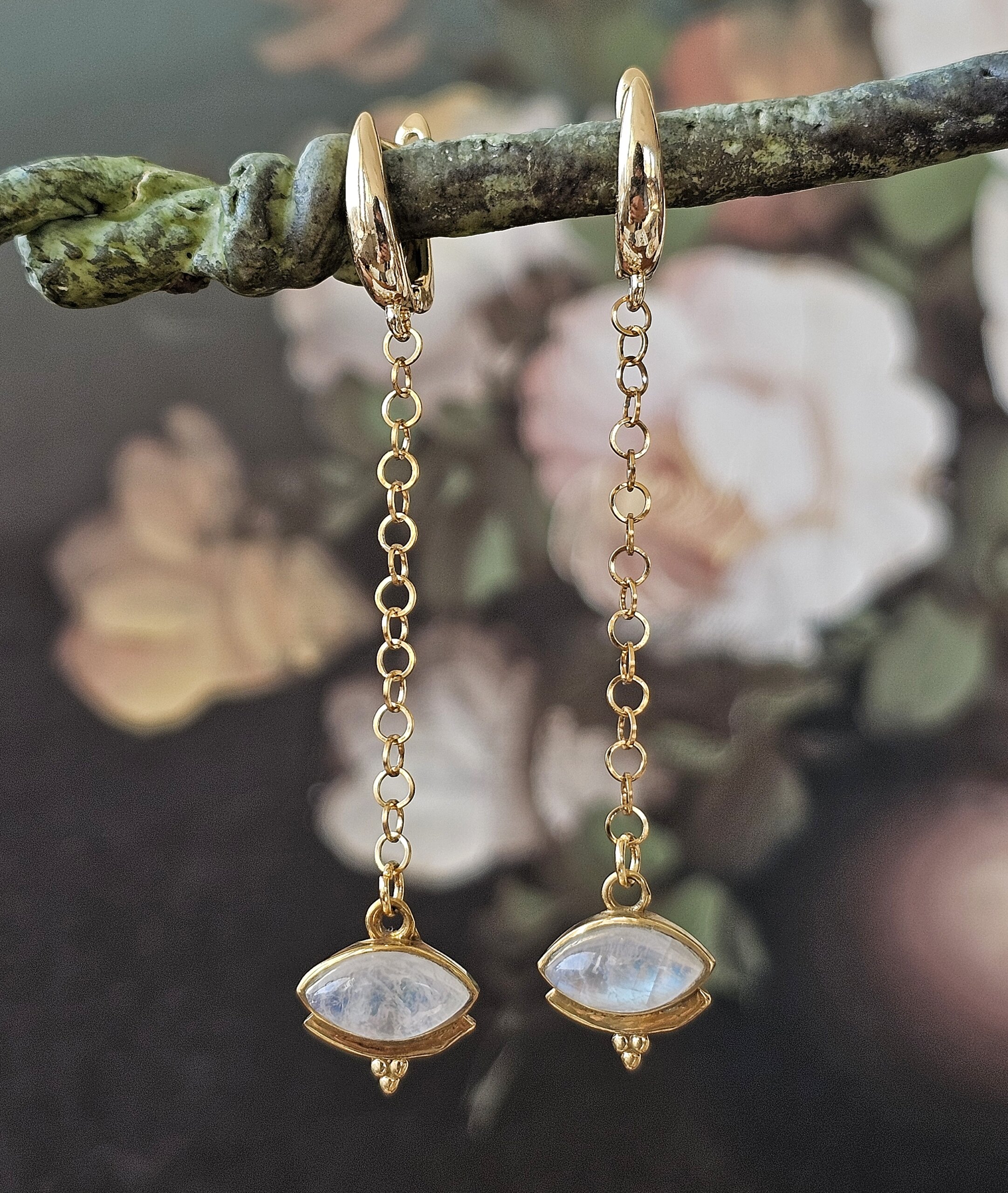 Mėnulio akmens auskarai